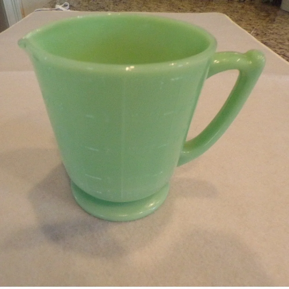Green Jadeite Glass Measuring Cup 32oz